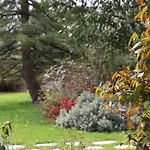 Charmante Maison Avec Jardin Clos A - Fr-1-497-180 *