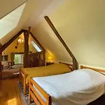 Charmante Maison Avec Jardin Clos A - Fr-1-497-180 * Saint-Pierre-des-Loges