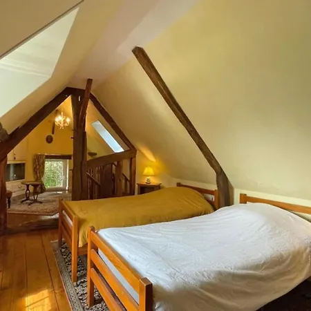 Charmante Maison Avec Jardin Clos A - Fr-1-497-180 * Saint-Pierre-des-Loges