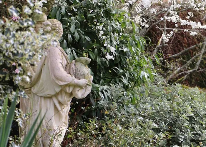 Hébergement de vacances Charmante Maison Avec Jardin Clos A - Fr-1-497-180 Saint-Pierre-des-Loges