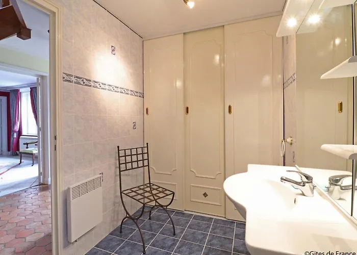 Charmante Maison Avec Jardin Clos A - Fr-1-497-180 Hébergement de vacances Saint-Pierre-des-Loges